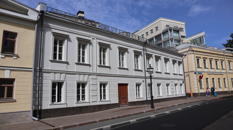 Вознесенский переулок 11 с2)